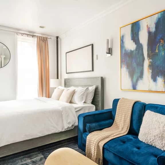 24-5 Furnished Studio W/D Prime Gramercy - Image 1