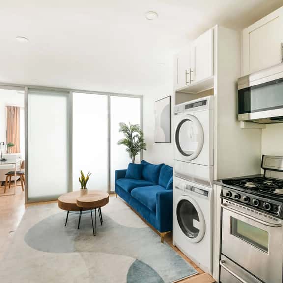 75-2B Prime Upper East 1BR W/D Elevator - Image 1