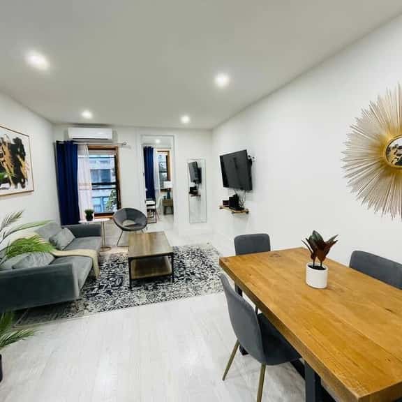 78-3A Newly Renovated XL 1BR Modern Design W&D in unit - Image 1