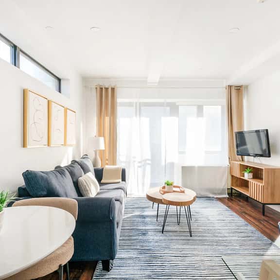 809-5A  Gorgeous New 1BR Heart of Midtown - Image 1