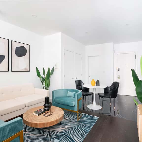 444-2C Beautiful 1BR Midtown West - Image 1