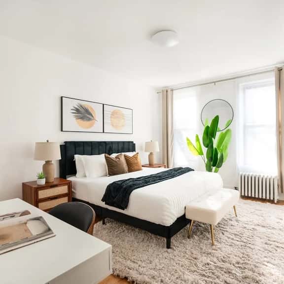 444-2E Modern 2BR Hell's Kitchen - Image 1