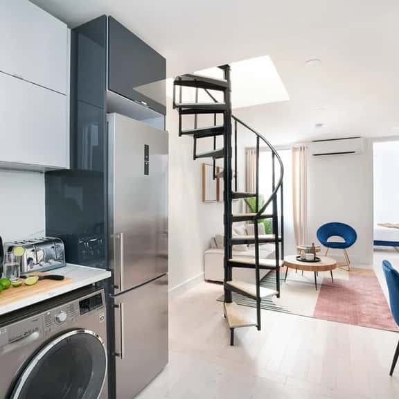 78-4A 2BR Duplex with a private outdoor UES - Image 1