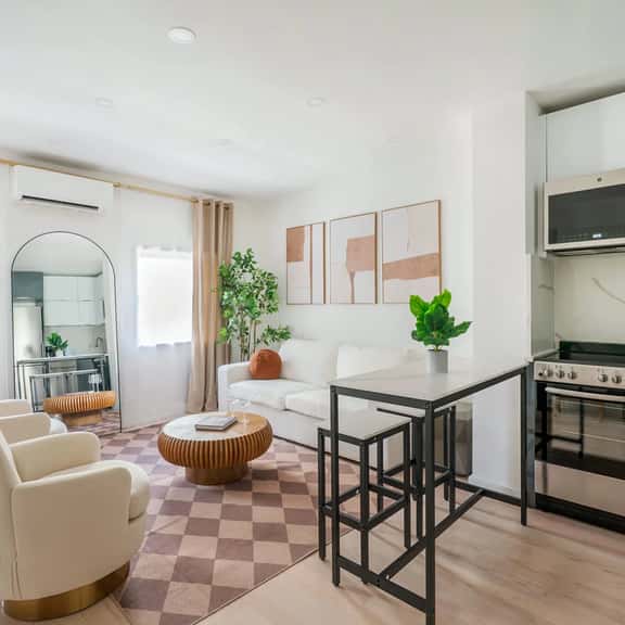 14-4B Brand New Modern 1BR Union Square WD in Unit - Image 1