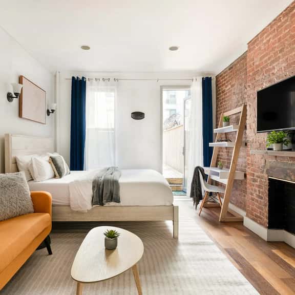 24-4  New Private Terrace W/D Apt Prime Gramercy - Image 1