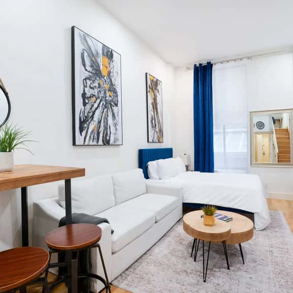 75-A   Stylish Loft W/D Prime Upper east - Image 1
