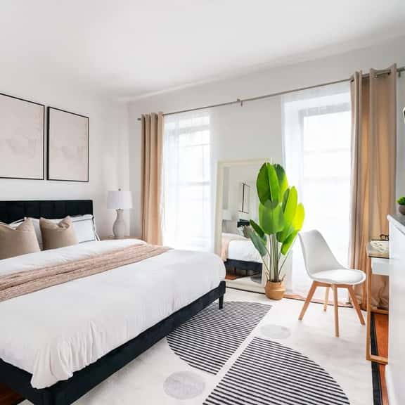 Prime location 1BR Newly Furnished - Image 1