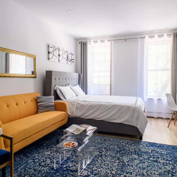 1597-3 Studio Upper East Side Apt W&D in unit - Image 1