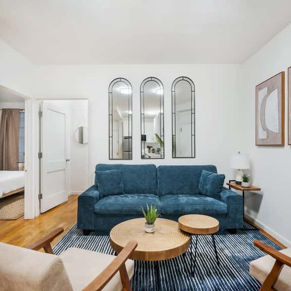 109-1 Huge 3BR W/D - Spacious - Best Value - - Image 1