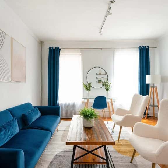 61-2A  Large 1BR in Upper East Side - Image 1