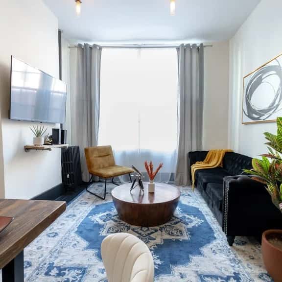 E10-1 Designer East Village Townhouse 1BR - Image 1