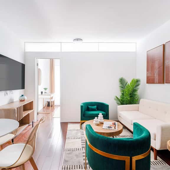 444-4F newly furnished Elv 1BR Hells kitchen - Image 1