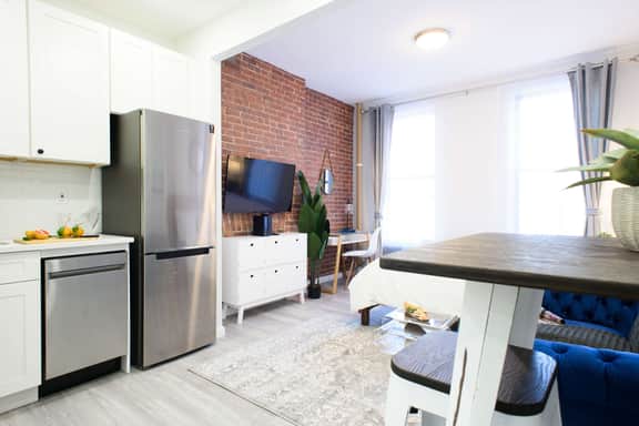 240-5  NEW Prime Location Studio W&D in unit - Image 2