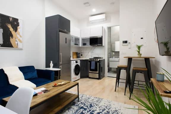 78-4D  Quality 1BR W&D~Skylight By Central Park - Image 2
