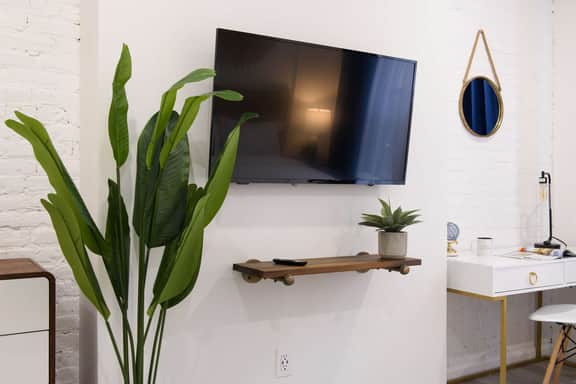 240-12  Brand New Studio Prime location W&D - Image 5