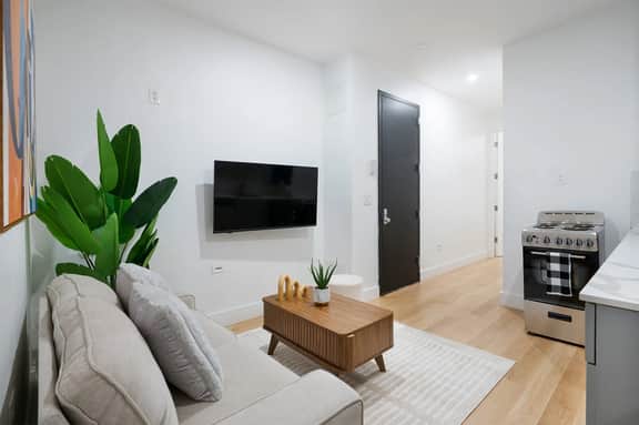 1290-3 New Renovated 2 Bedrooms in UES - Image 4