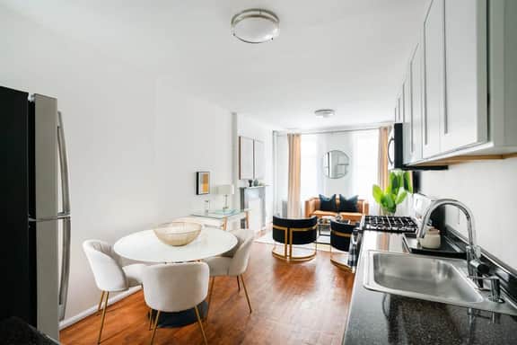 1288-3RN New Renovated 1 Bedroom in UES - Image 2