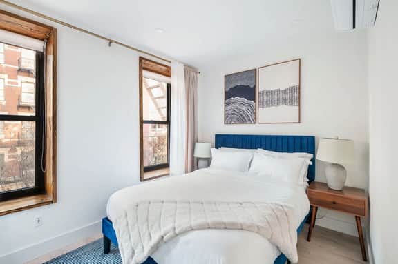48-3FE 2BR Prime Midtown West - Image 2