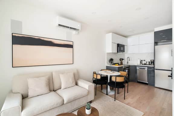 345-3A 2BR Newly Reno Prime UES WD in unit - Image 3