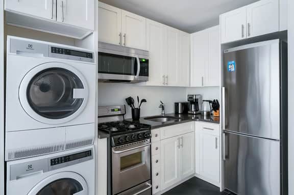 75-2B Prime Upper East 1BR W/D Elevator - Image 4