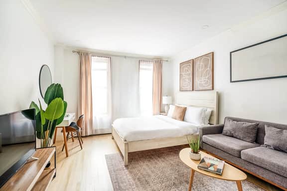 1597-2 Luxury Upper East Side Studio W&D - Image 2