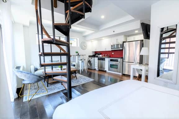 809-6B New 2BR Duplex With Private Patio - Image 3