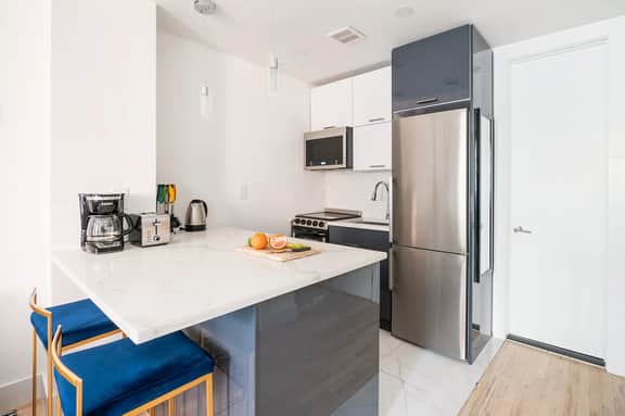 1597-14 New Renovated Studio rime UES - W/D - Image 3