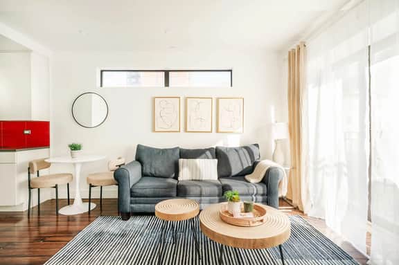 809-5A  Gorgeous New 1BR Heart of Midtown - Image 2