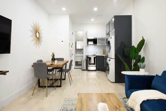 78-1A Modern 1BR W&D Walk to Central Park - Image 3
