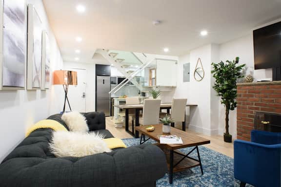 75-5A Luxury 3BR Duplex  W/D in unit Elevator - Image 2