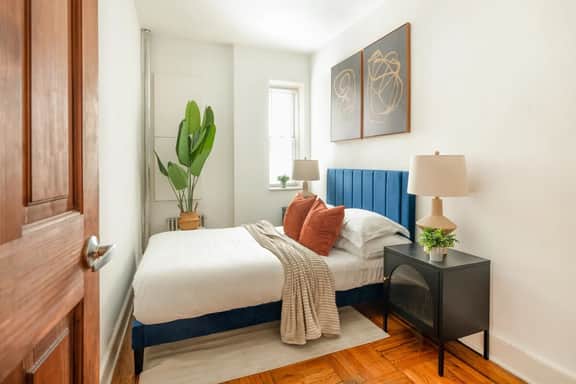61-2C  Prime UES 2BR Newly furnished best value - Image 5