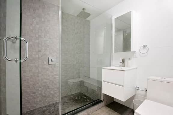 24-6 Gramercy area Newly reno Studio W/D in unit - Image 2