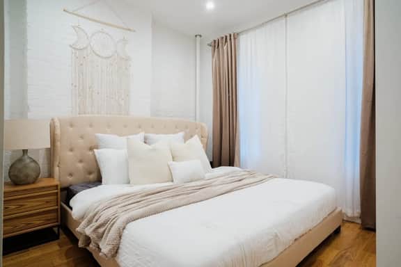 1288-4RN Newly furnished Prime UES 2BR - Image 3