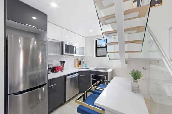 75-5C 3BR Brand New Luxury Duplex W&D Elevator - Image 2
