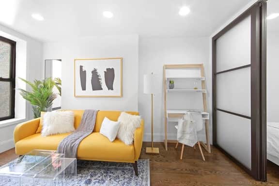 69-4B Celebrate New Year in Style: Modern 1BR in Prime Lower East Side! - Image 2