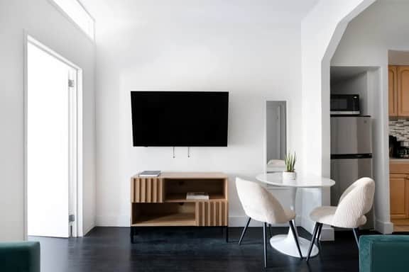 444-5A renovated 1BR in Hell's Kitchen newly furnished - Image 5