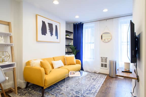69-4A Quality New Prime Lower East 1BR Apt - Image 2