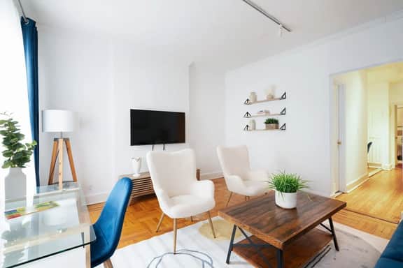 61-2A  Large 1BR in Upper East Side - Image 3