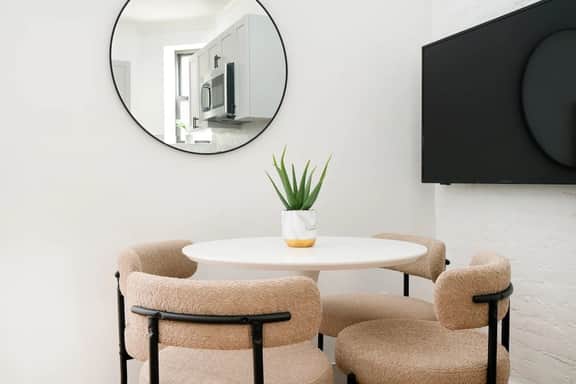 1290-6 Newly Renovated 2 Bedrooms in UES - Image 4