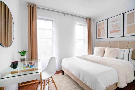 444-4F newly furnished Elv 1BR Hells kitchen - Image 3